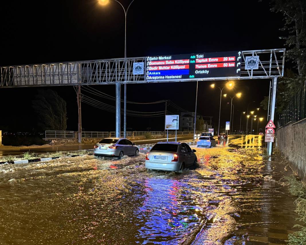 Konya’nın komşu ilini sağanak vurdu 14